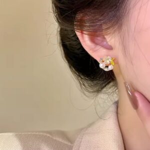 AWT-118 Korean Leaf Sparkling Pearl Earrings – Elegant Leaf Design