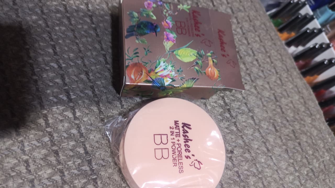 Kashee’s Matte + Poreless 2 in 1 Powder BB – Oil Control & Smooth Finish - Image 5