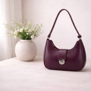 Luna Lock Shoulder Bag – Minimalist Design with Metallic Clasp
