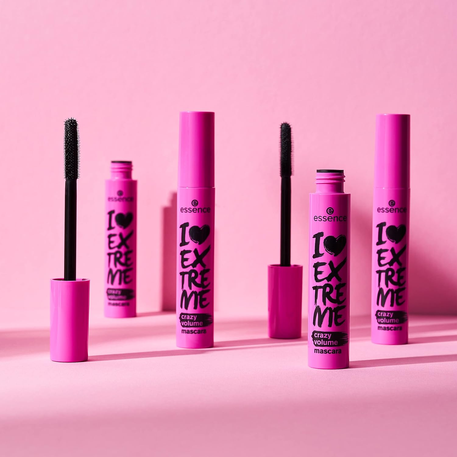 Essence Waterproof Volumizing Mascara - Image 3