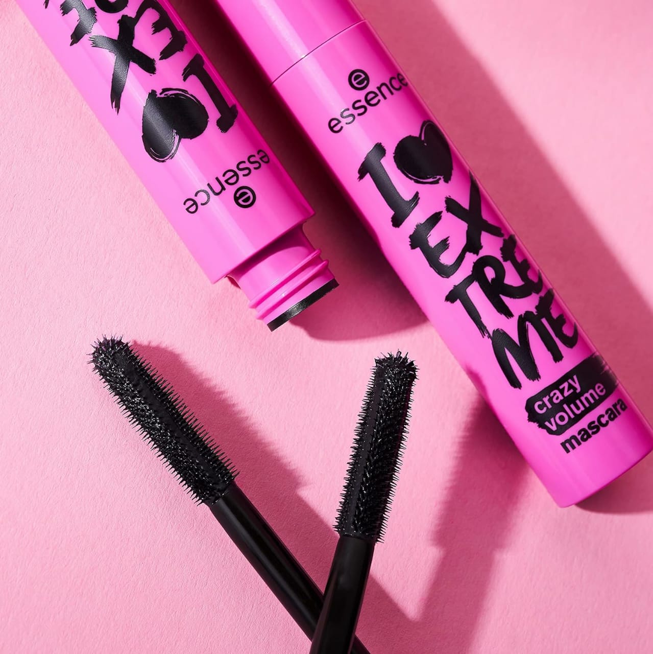 Essence Waterproof Volumizing Mascara - Image 2