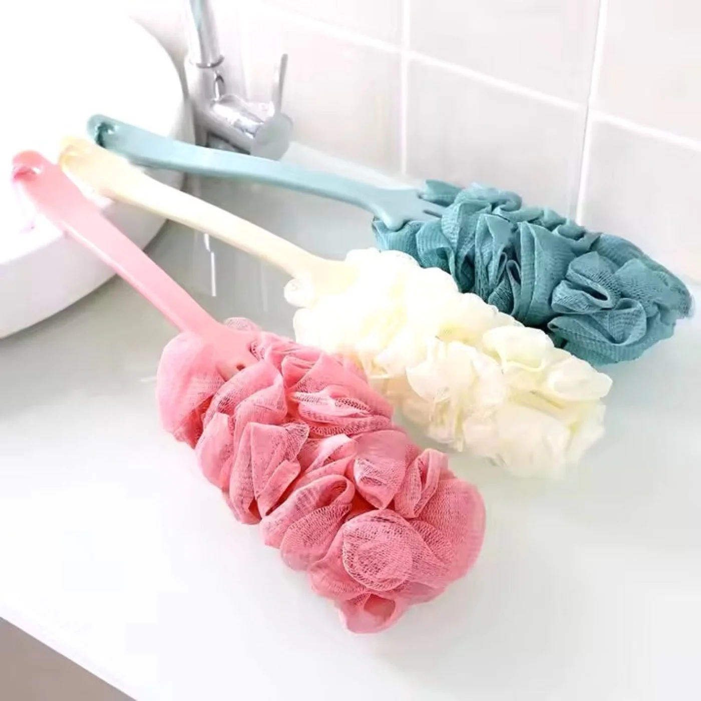Royal's Loofah Sponge – Long Handle Shower Brush - Image 2